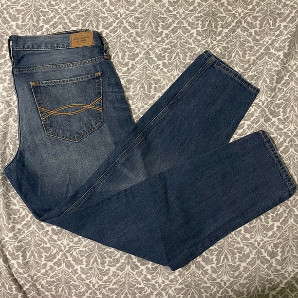 NWOT Abercrombie & Fitch Boyfriend Jeans - Picture 2 of 5